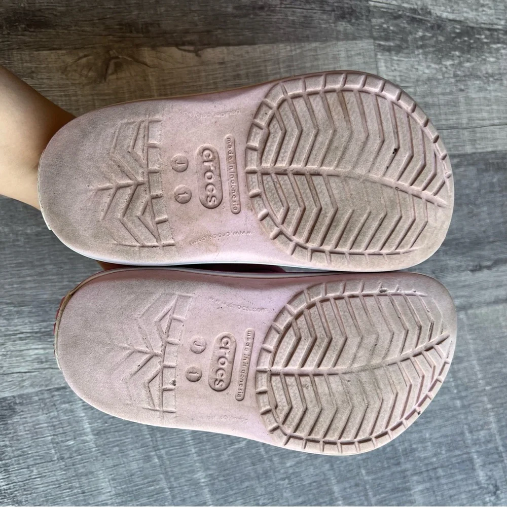 CROCS goods used